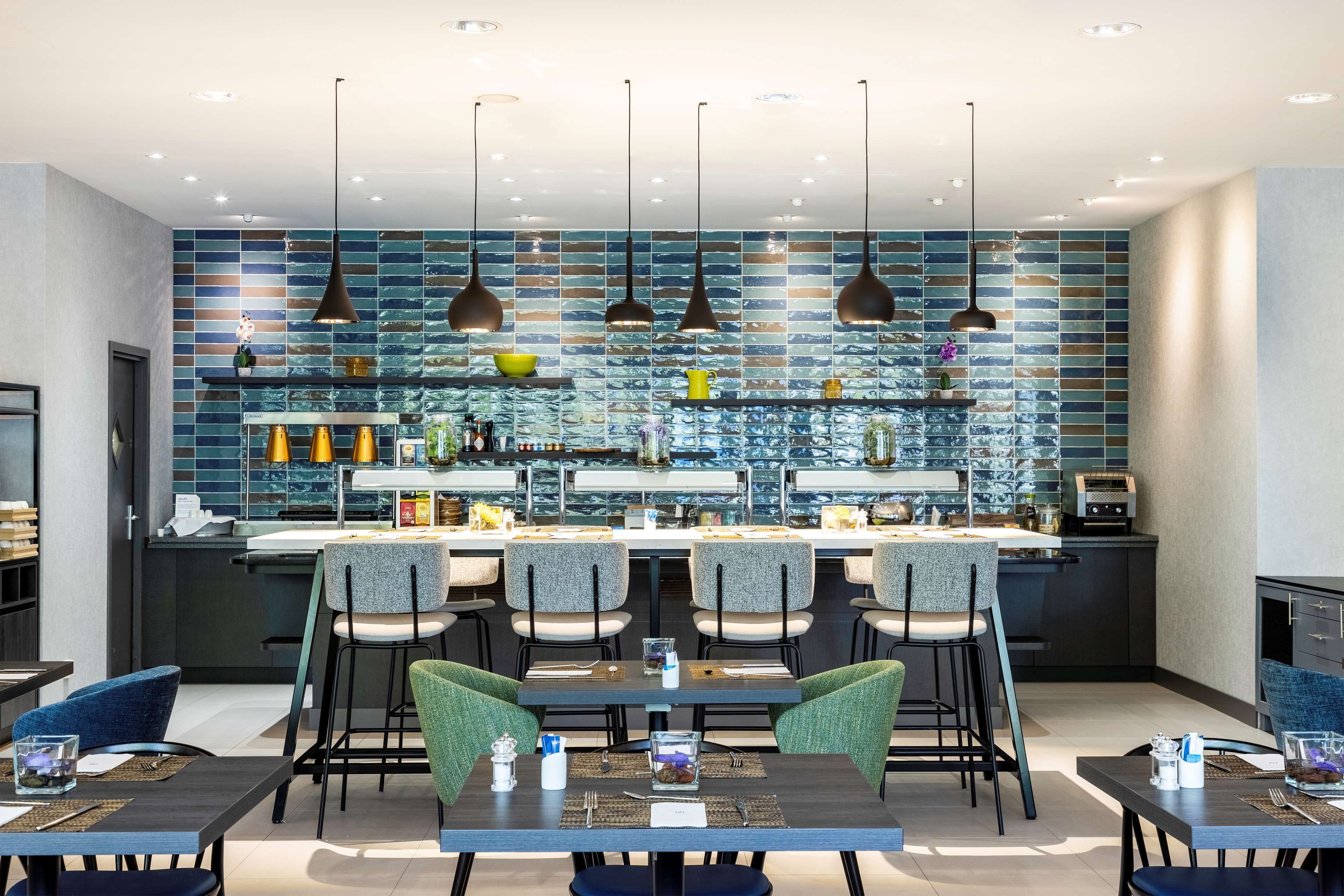 Daily buffet breakfast for a fee