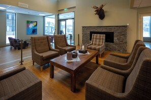 Lobby sitting area - Dombås Hotel (Dovre)