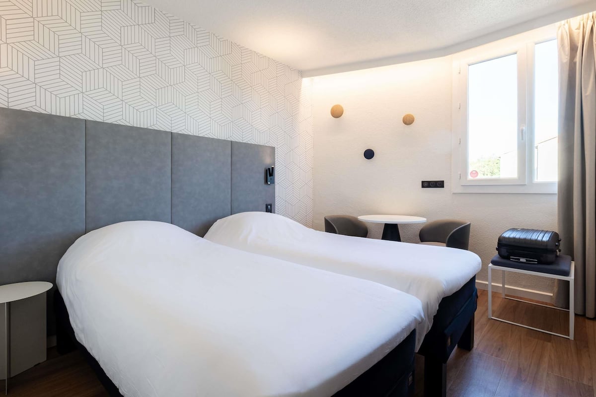 Coffres-forts dans les chambres, bureau