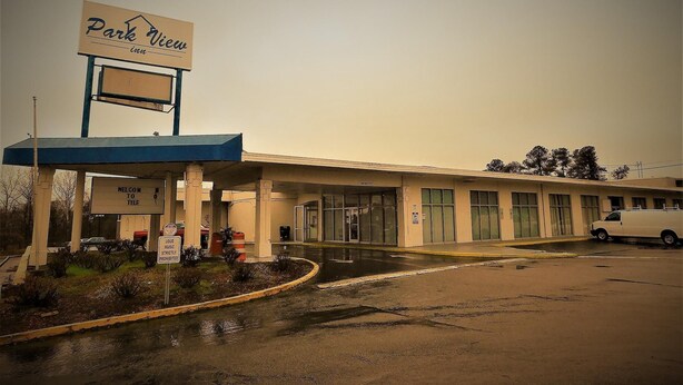 Unclassified image, 1 of 30, button - Motel 6 Greensboro, NC (Greensboro)