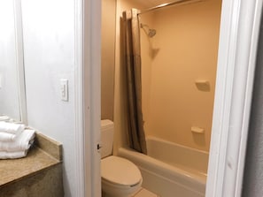 Bathroom - Motel 6 Greensboro, NC (Greensboro)