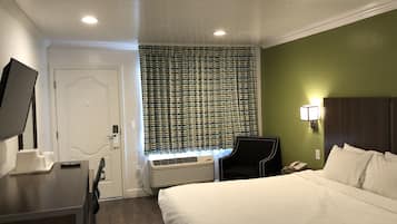 Desk, iron/ironing board, free WiFi, wheelchair access