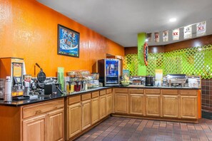 Free daily buffet breakfast - Quality Inn Conference Center Logansport (Logansport)