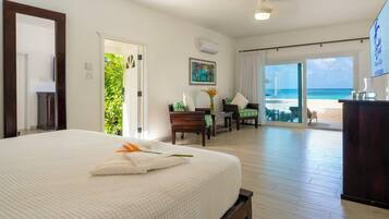 Seprai premium, bantalan ekstra lembut, minibar, dan brankas