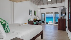 Bộ đồ giường cao cấp, nệm có lớp đệm bông, minibar 
