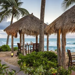 4 restaurants, breakfast, lunch, dinner served; Caribbean cuisine