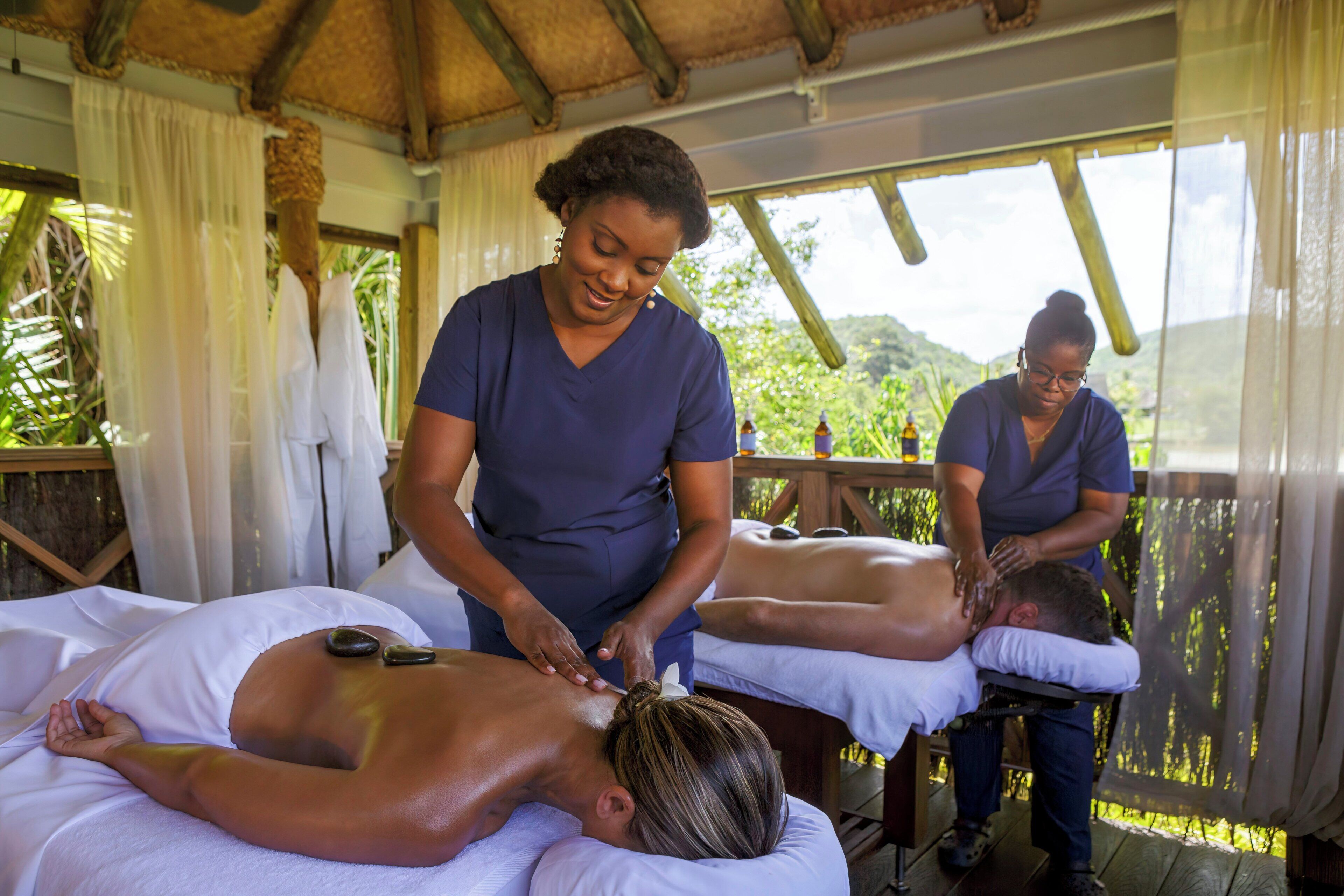 Couples treatment rooms, body treatments, aromatherapy