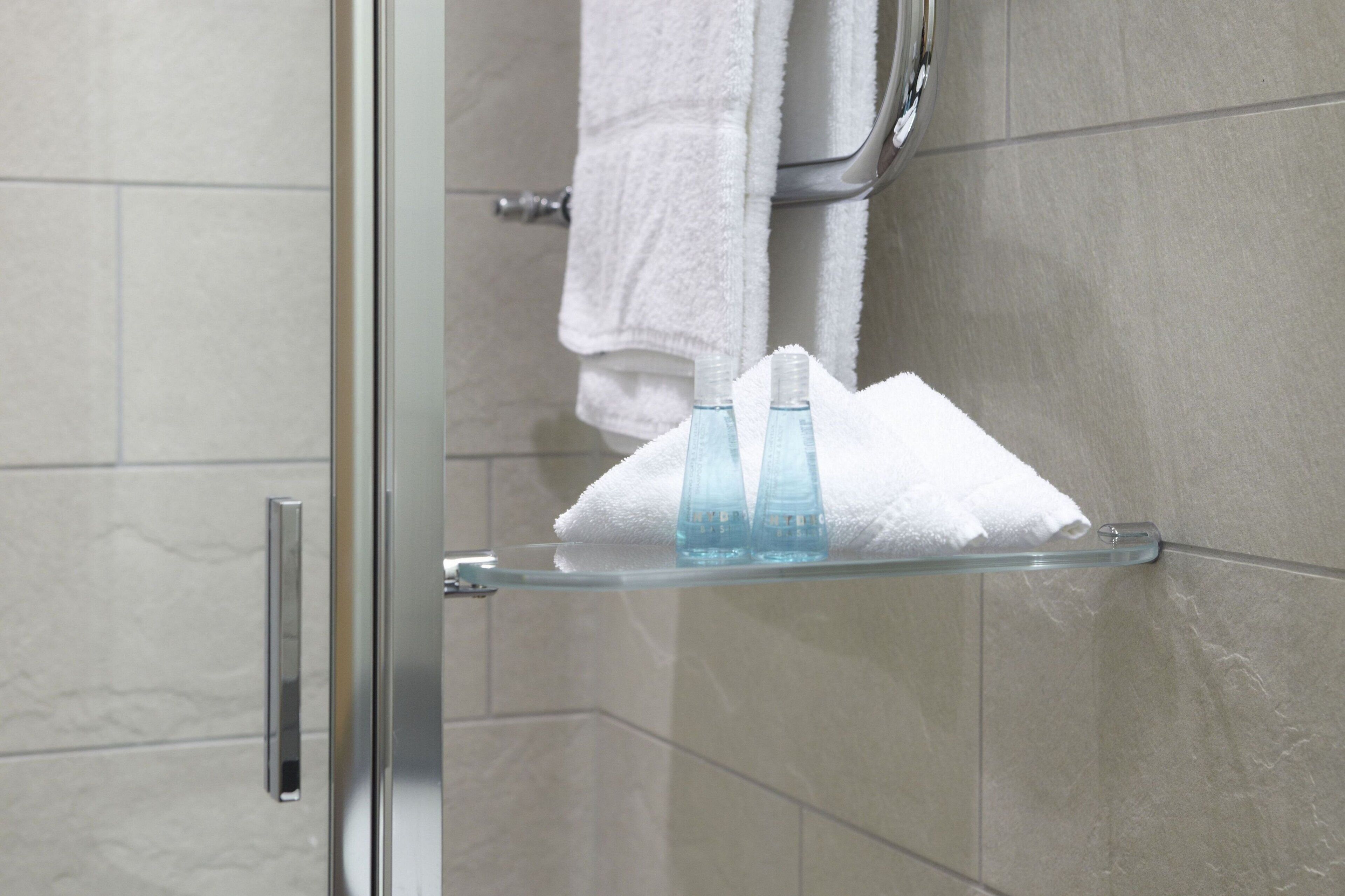 Photo - International au Lac Historic Lakeside Hotel