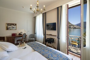 Panoramic-Doppelzimmer, Balkon, Seeblick | Zimmersafe, Verdunkelungsvorhänge, kostenloses WLAN, Bettwäsche