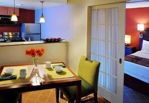 Dining - Sonesta ES Suites Dallas Central Expressway (Dallas)
