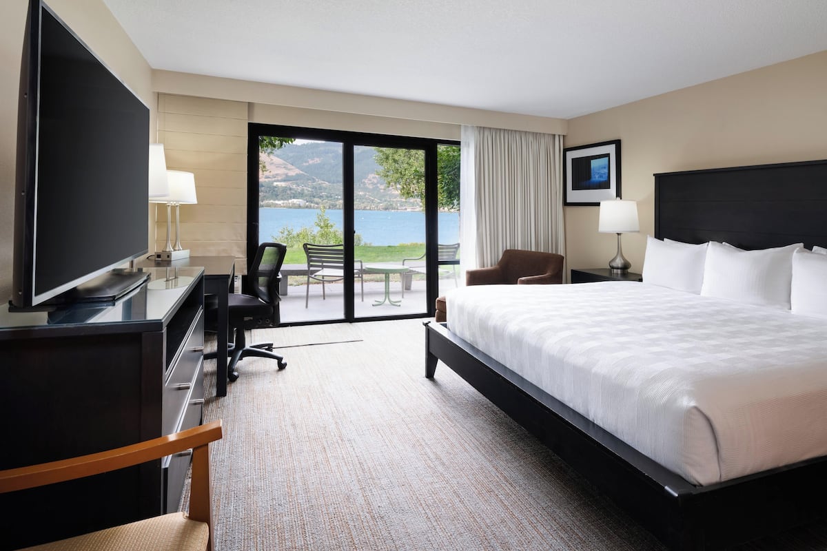 Chambre Deluxe, 1 très grand lit, accessible aux personnes à mobilité réduite, vue fleuve (No Pets) | Vue de la chambre