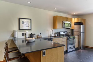 Suite, 1 King Bed, River View (Kitchen & Patio, No Pets) | Room amenity