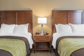 Desk, soundproofing, iron/ironing board, rollaway beds - Comfort Inn & Suites Piqua-Near Troy-I75 (Piqua)