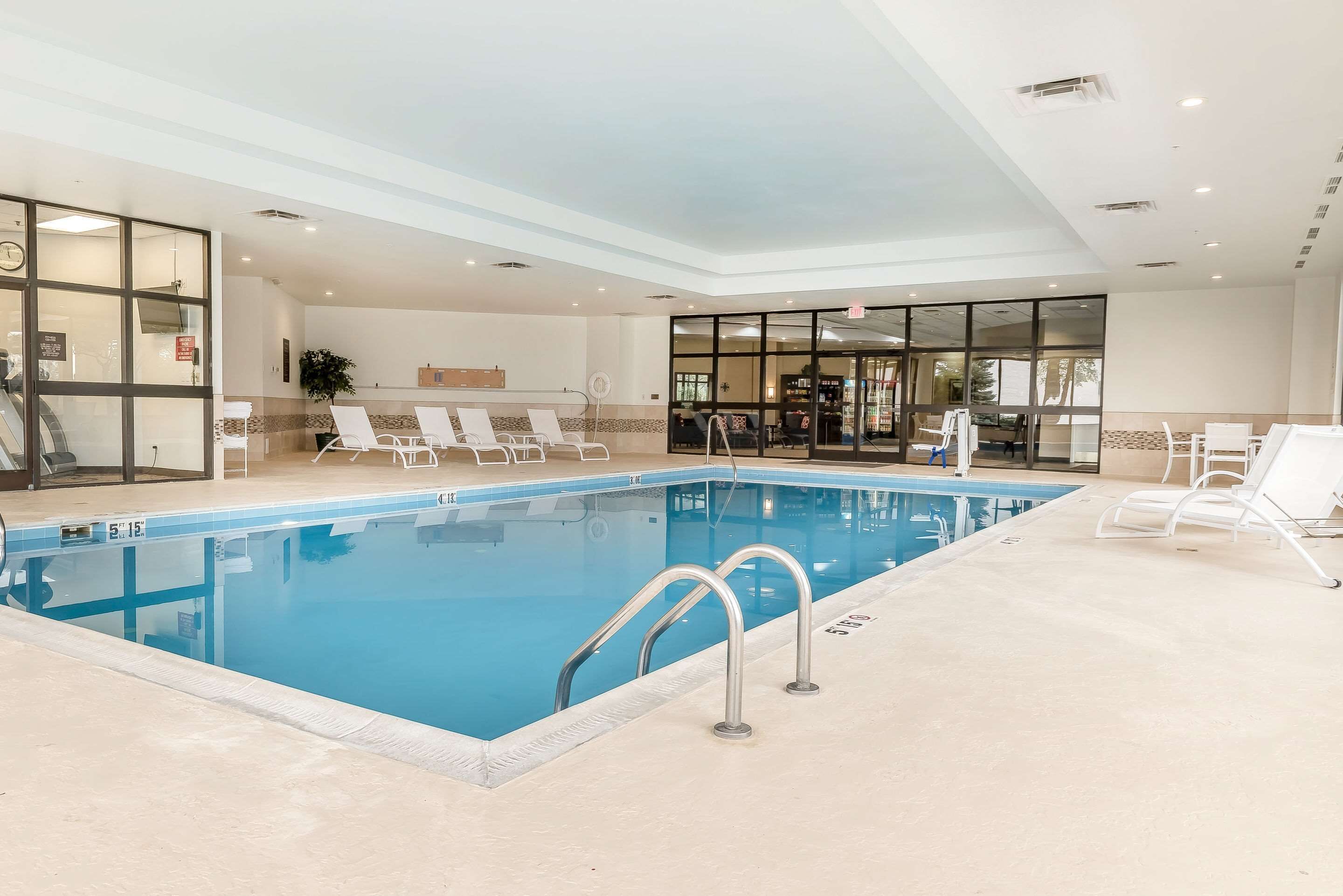 indoor pool, pool loungers