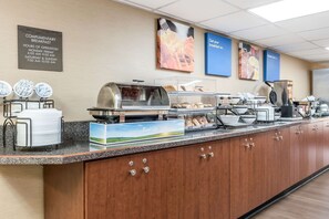 Free buffet breakfast - Comfort Inn & Suites Piqua-Near Troy-I75 (Piqua)