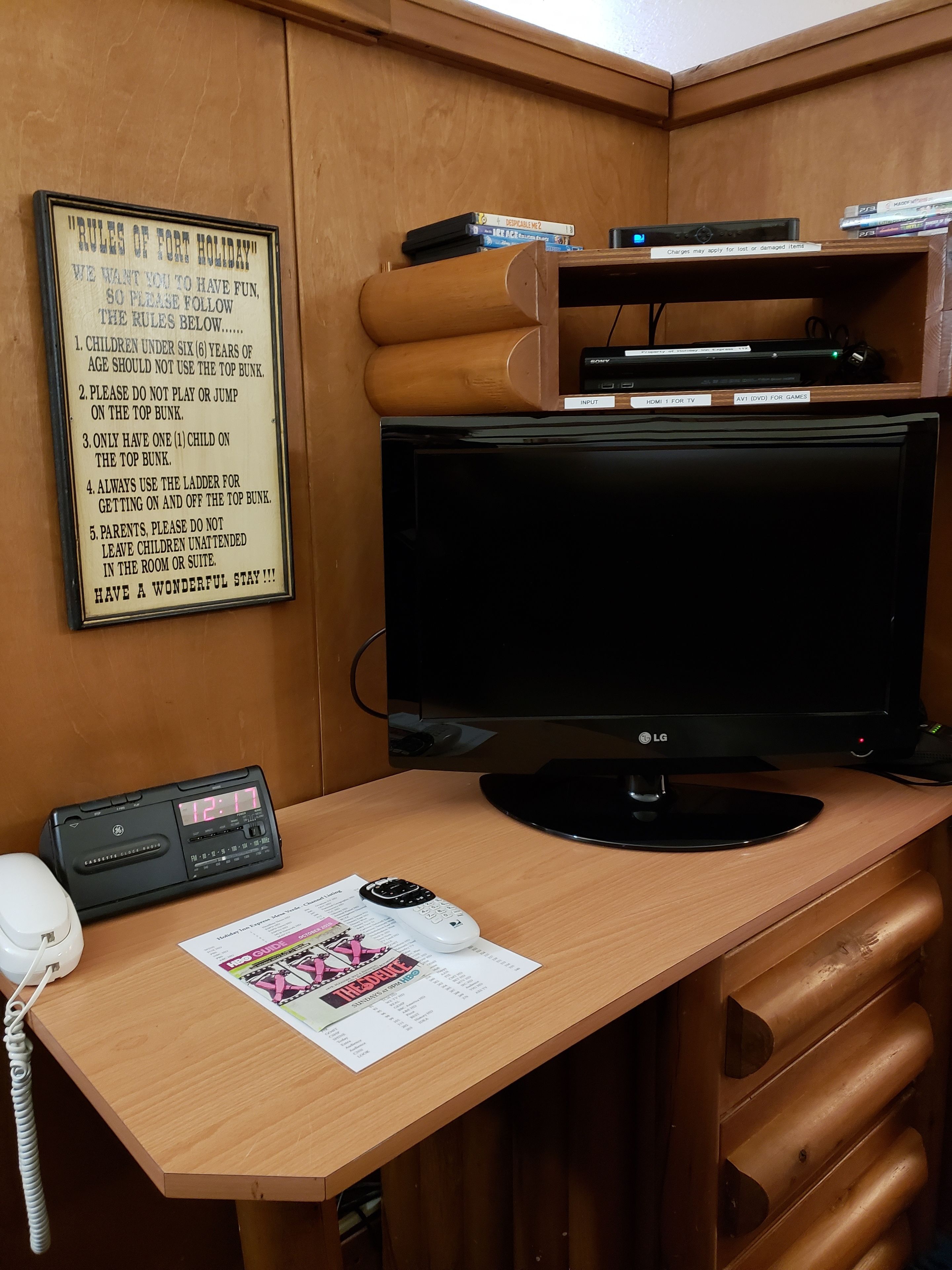 suite, multiple beds | children’s theme room