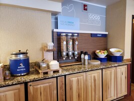 Desayuno completo gratuito y diario