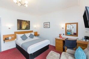 Dobbeltrom – standard, 1 dobbeltseng, sjøutsikt | 1 soverom, skrivebord, lydisolert og wi-fi (inkludert)