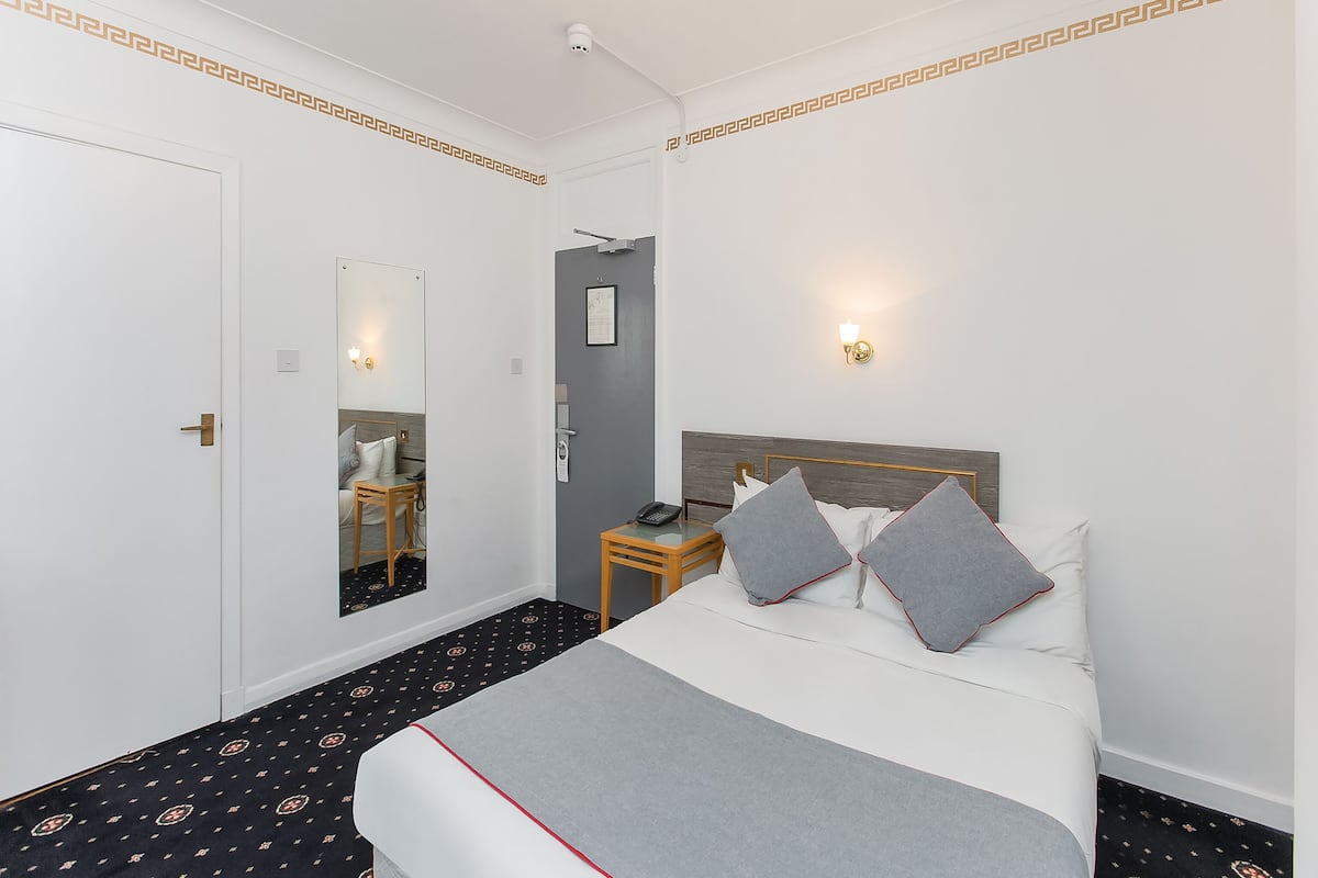 1 habitación, escritorio, insonorización y wifi gratis