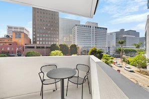 Suite, 1 kamar tidur | Balkon