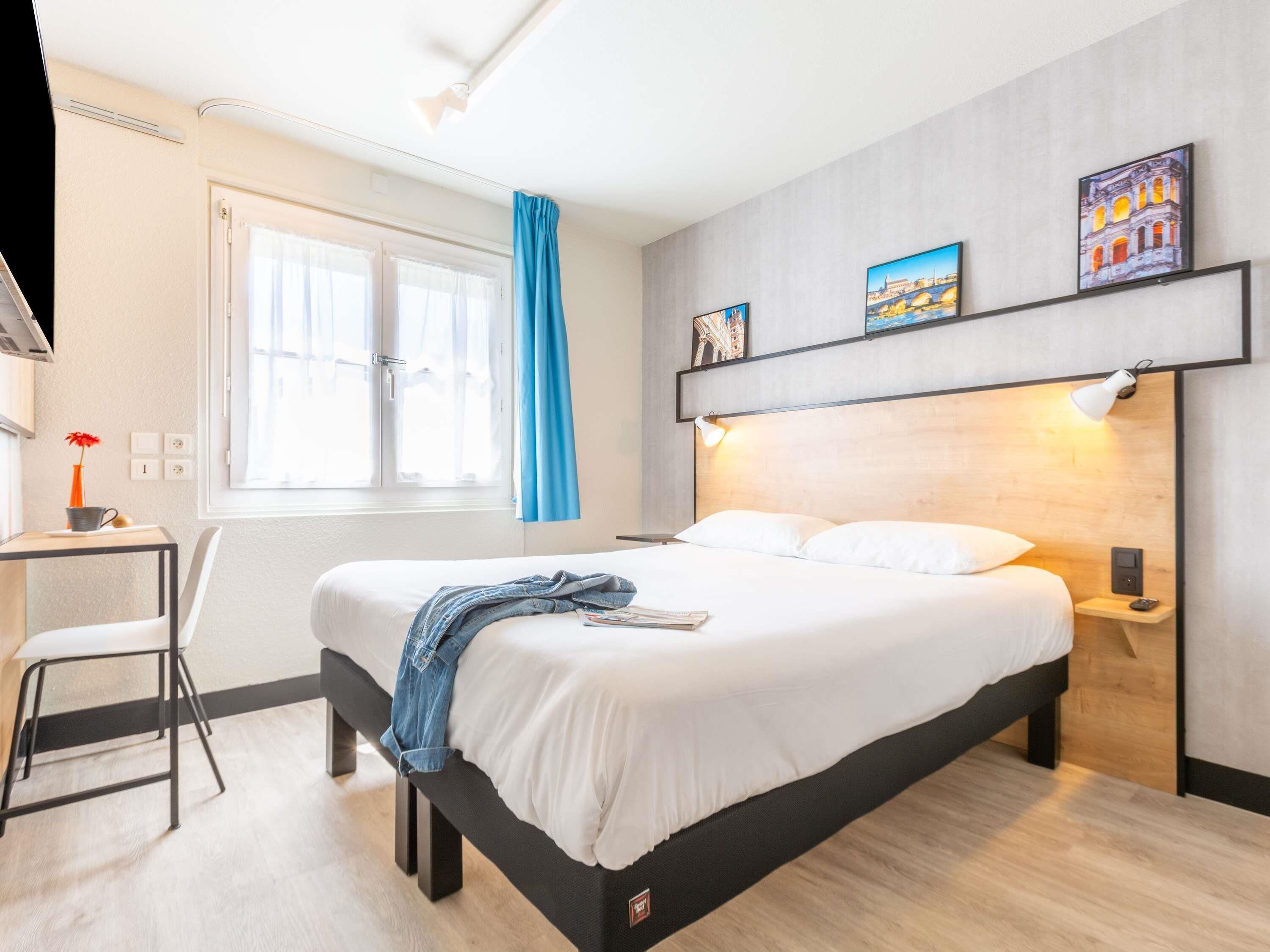 Double Room, 1 Double Bed (New Design) | Desk, soundproofing, iron/ironing board, free cribs/infant beds