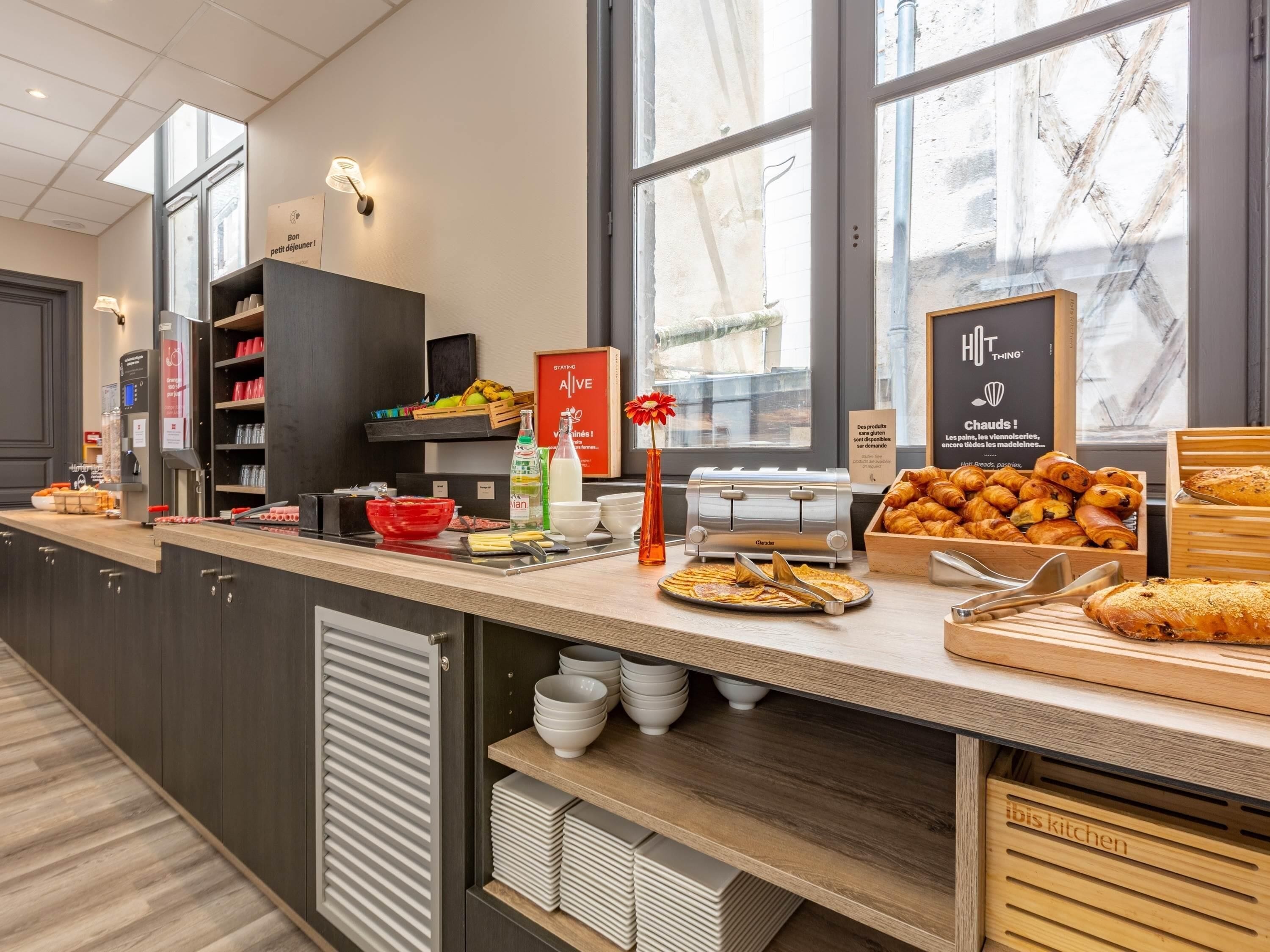 Petit déjeuner buffet servi tous les jours en supplément