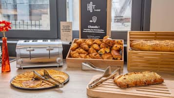 Daily buffet breakfast for a fee