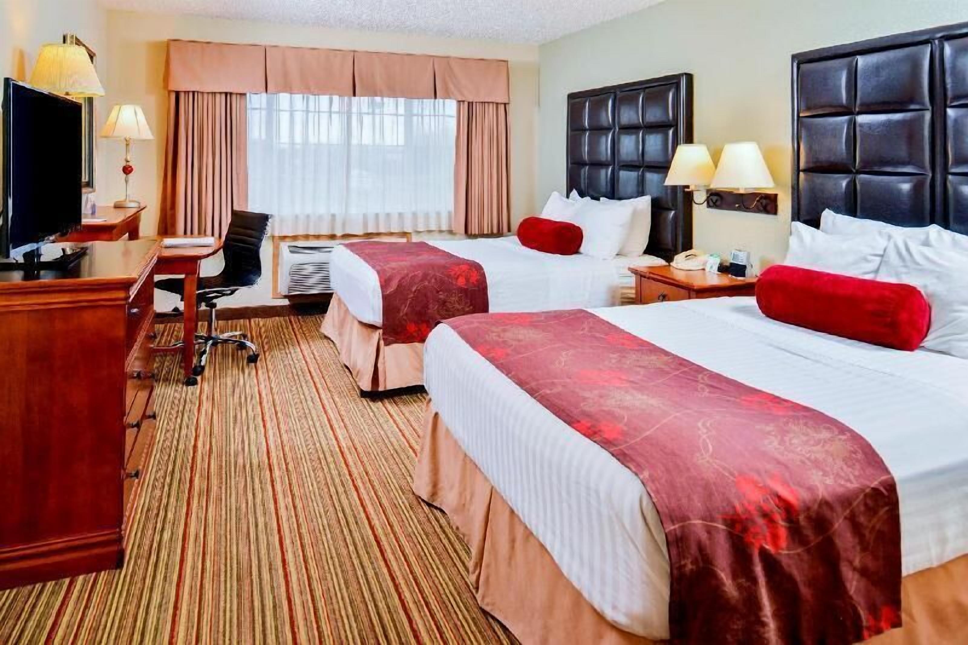Premium bedding, in-room safe, blackout drapes, iron/ironing board