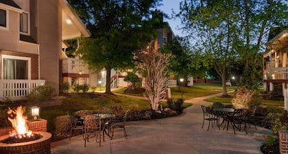 Hawthorn Suites by Wyndham Tinton Falls