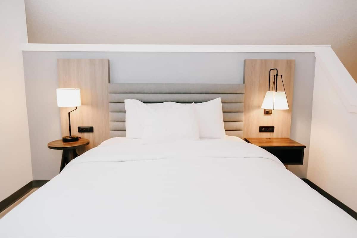 Ropa de cama de alta calidad y colchones con acolchado adicional