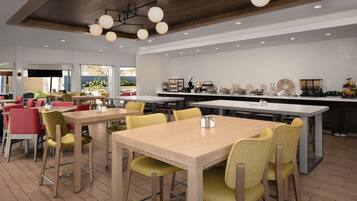 ์์นจ ์์ฌ ๊ณต๊ฐ