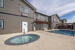 泳池