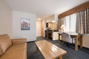 Standard Room, 1 King Bed, Non Smoking, Balcony (Larger Room) | Pillowtop beds, blackout drapes, iron/ironing board