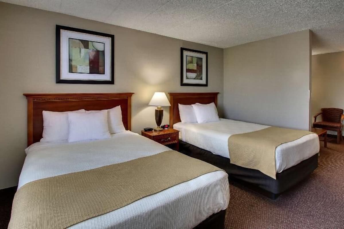 Desk, laptop workspace, iron/ironing board, rollaway beds