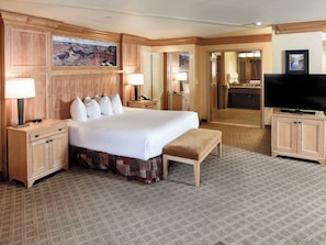 Premium bedding, pillowtop beds, in-room safe, desk