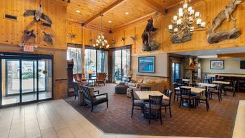 فطور كامل مجانًا يوميًا