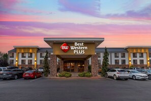 Exterior - Best Western Plus Olympic Inn (Klamath Falls)