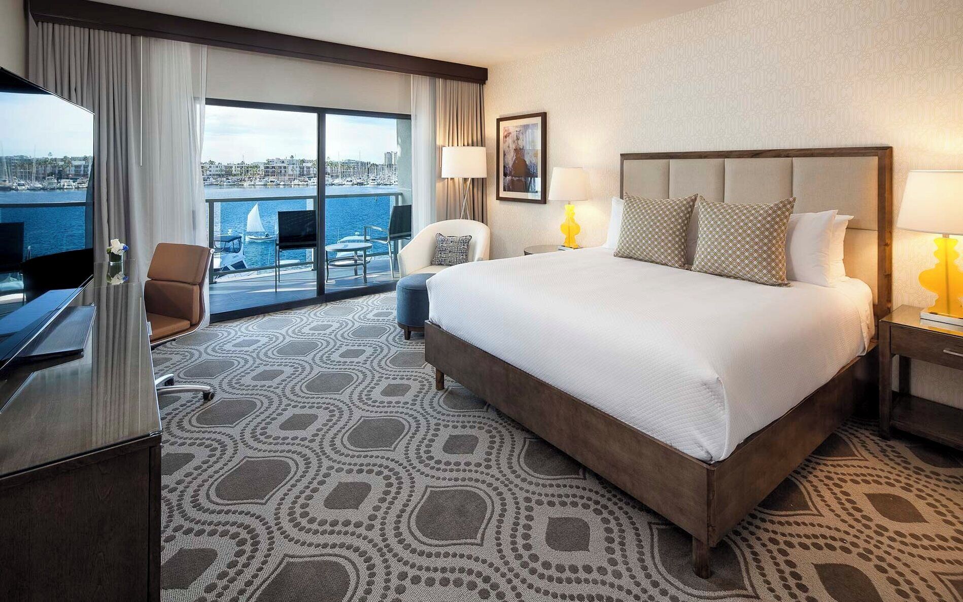 Premium bedding, pillow-top beds, minibar, in-room safe