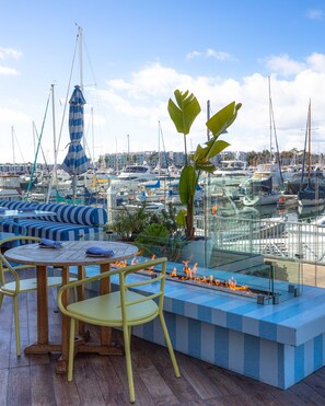 Breakfast, lunch, dinner served; Californian cuisine, pool views 