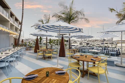 Breakfast, lunch, dinner served; Californian cuisine, pool views