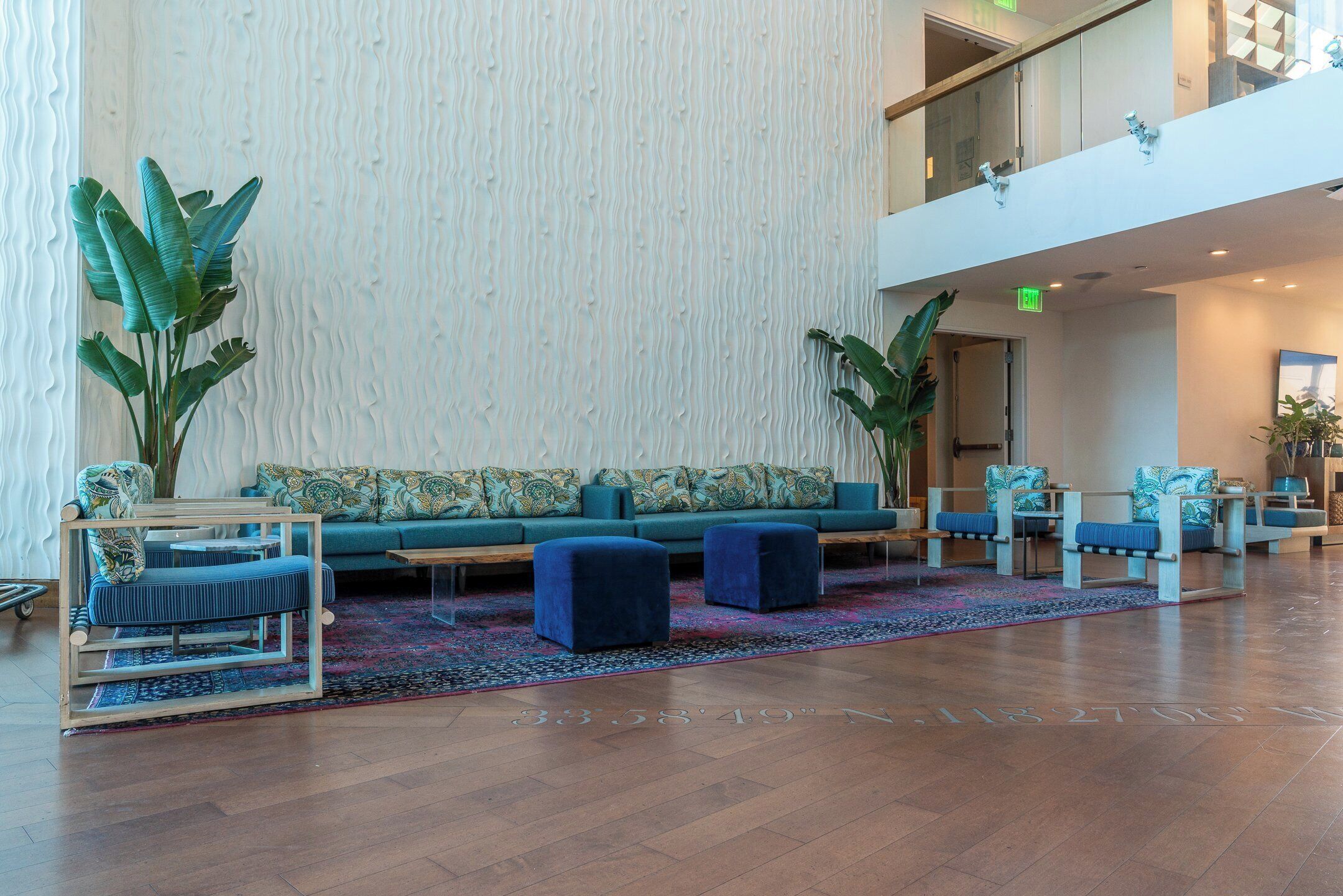 Lobby lounge