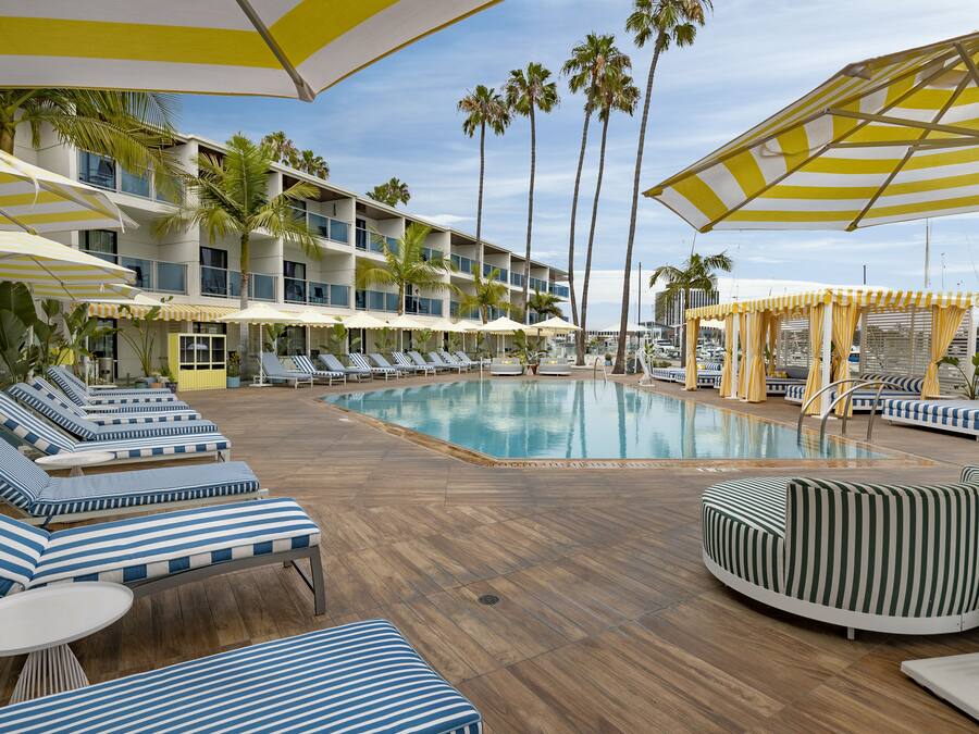 Outdoor pool, free cabanas, pool umbrellas