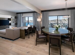 Premium bedding, pillow-top beds, minibar, in-room safe - Marina del Rey Hotel (Marina del Rey)