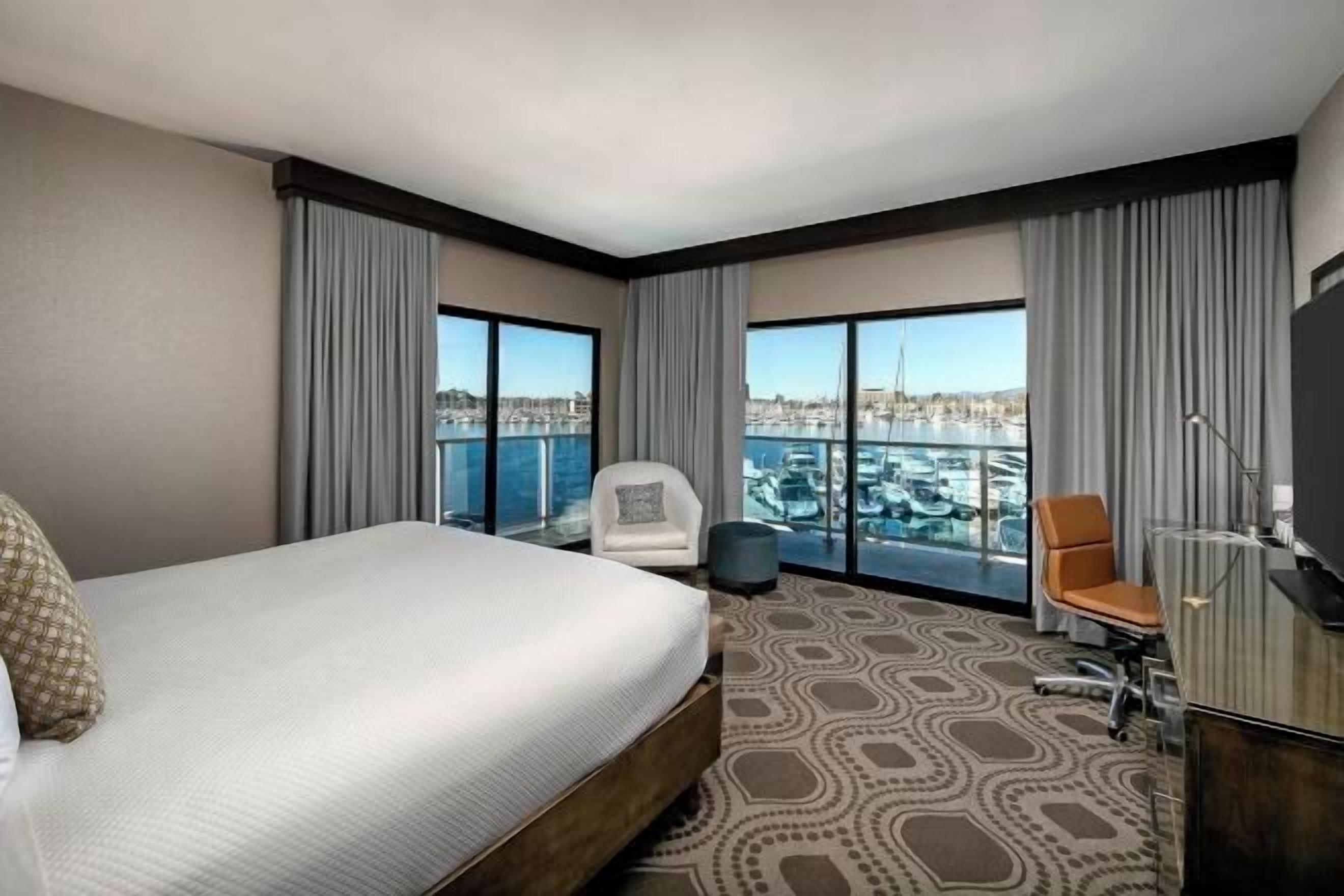 Premium bedding, pillowtop beds, minibar, in-room safe