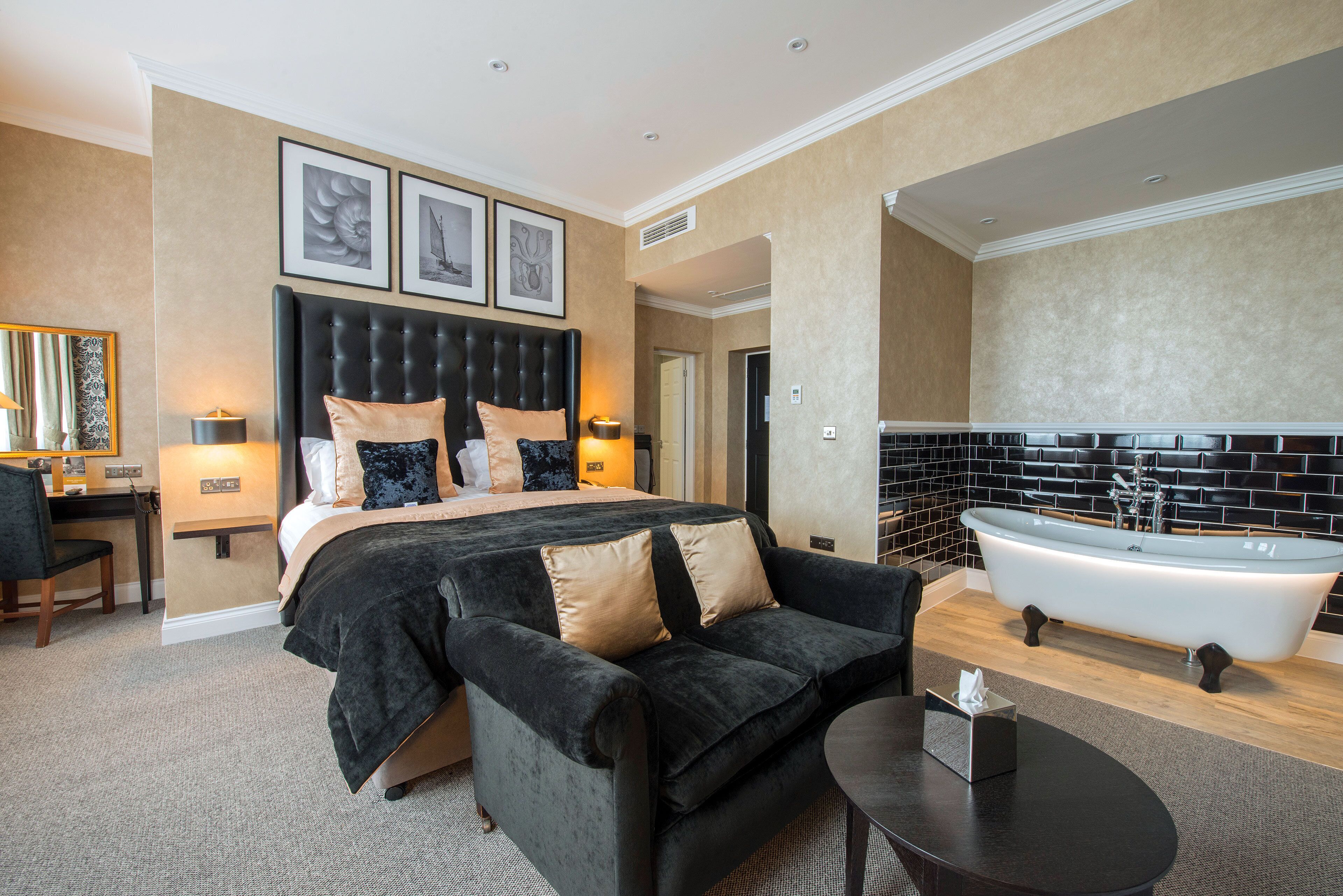 in-room safe, individually decorated, desk, iron/ironing board