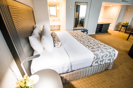 Ropa de cama de alta calidad y minibar