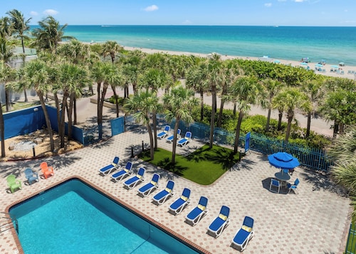 Crystal Beach Suites Miami Oceanfront Hotel