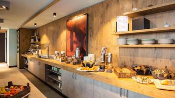 Daily buffet breakfast (EUR 17 per person)