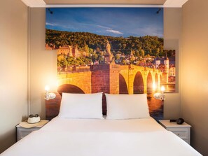 Habitación, 1 cama doble (New Sleeping Comfort Concept) | Escritorio, tabla de planchar con plancha, wifi gratis y ropa de cama