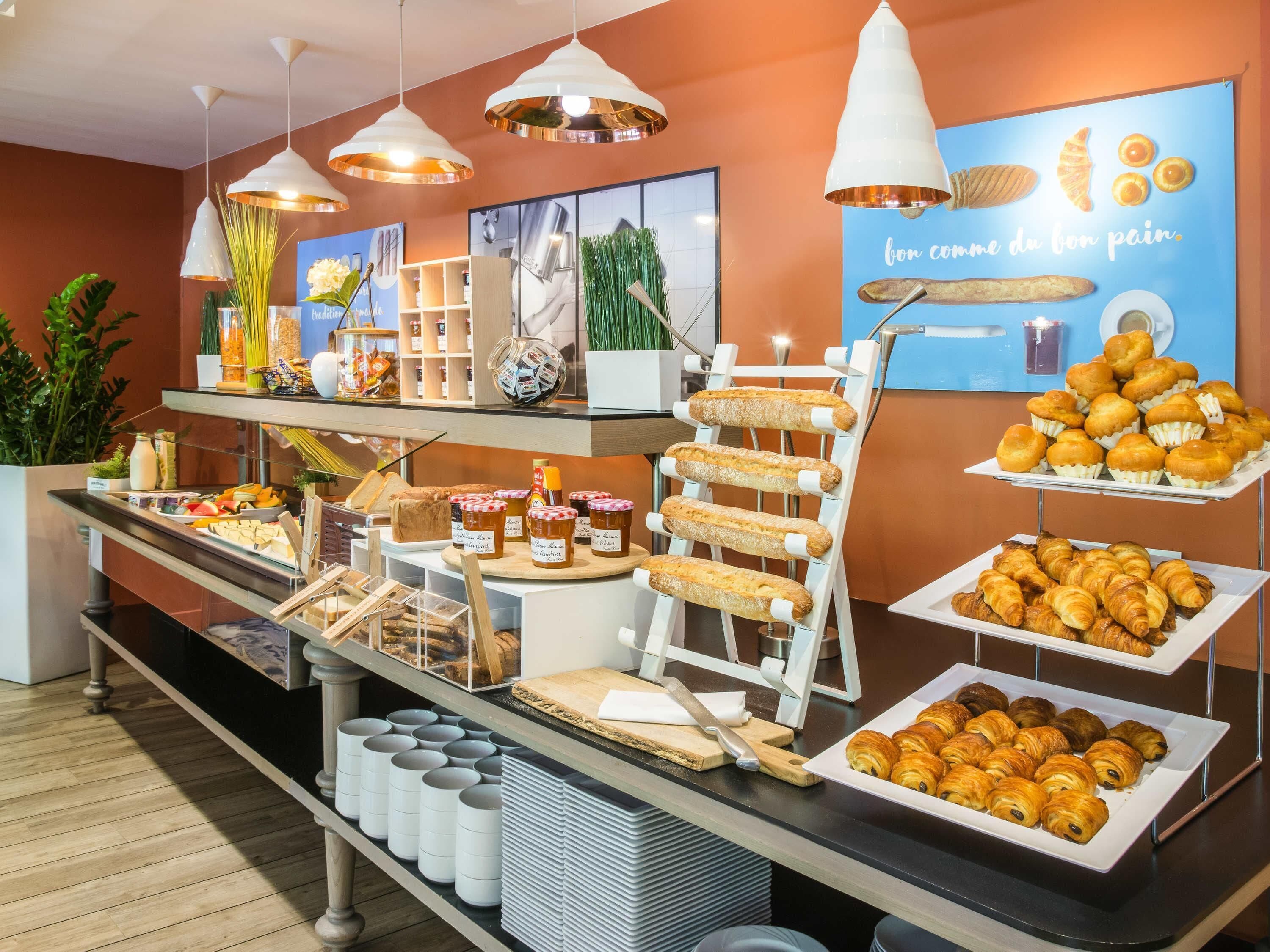 Se sirven desayunos, comidas, cenas y cocina francesa 